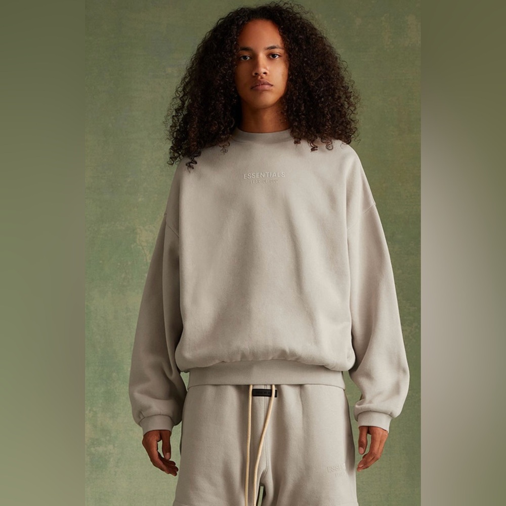 NWT Fear of God ESSENTIALS Silver Cloud Crew Neck Sweatshirt
